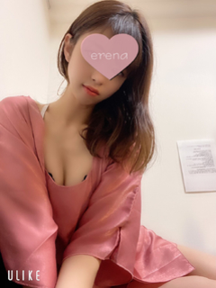 椿えれな