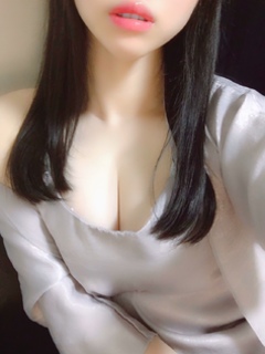 葉月とうか