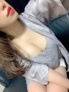 2/26デビュー綾野ひな